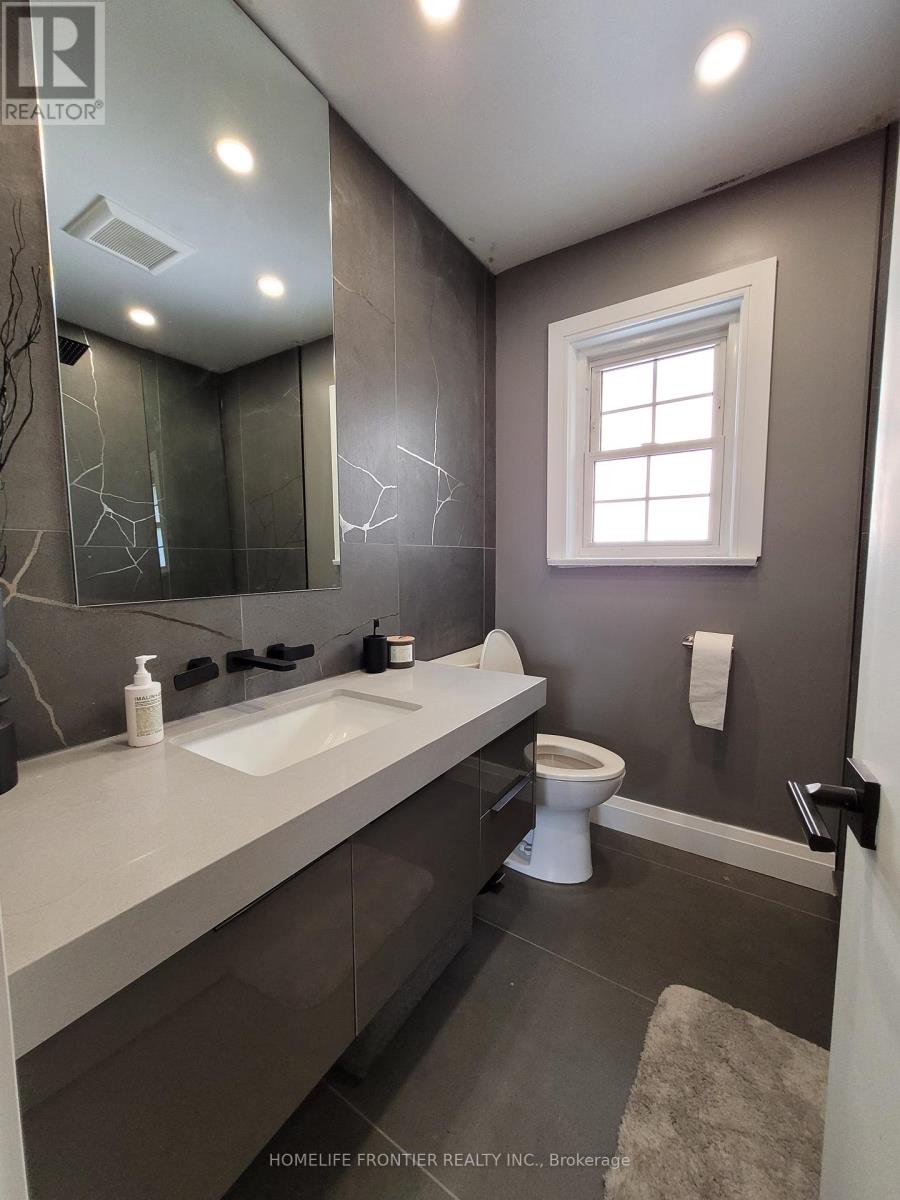 26 Trophy Drive, Toronto, Ontario  M4A 1L8 - Photo 6 - C12371091