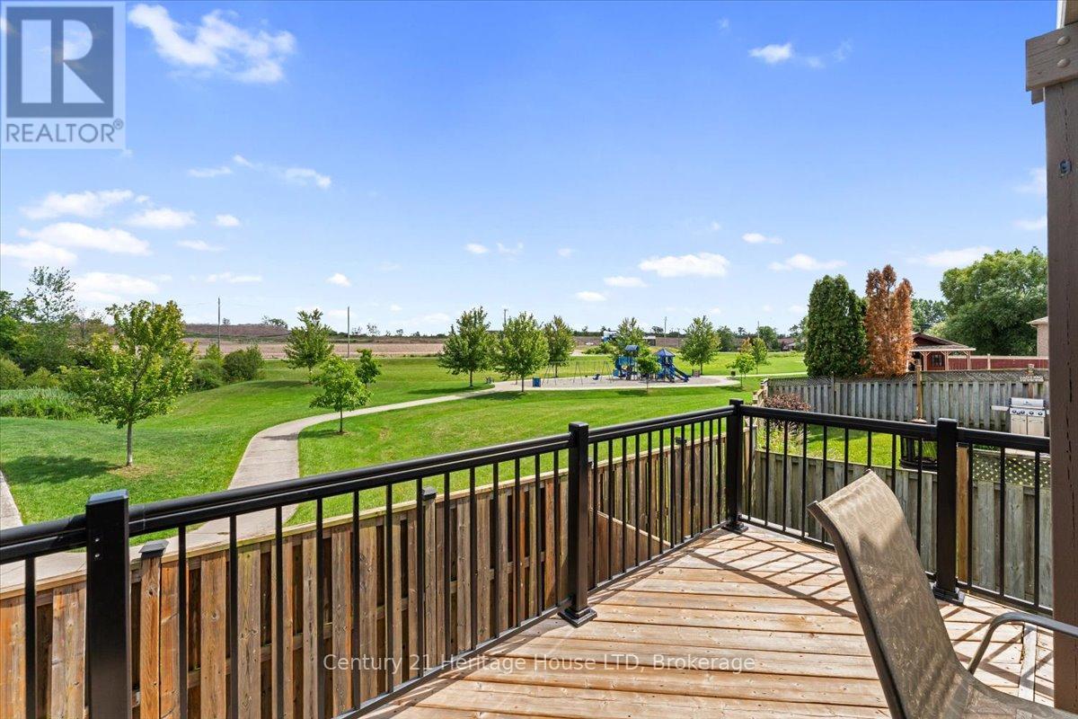 125 Gretel Place, Welland, Ontario  L3C 7H5 - Photo 4 - X12370708
