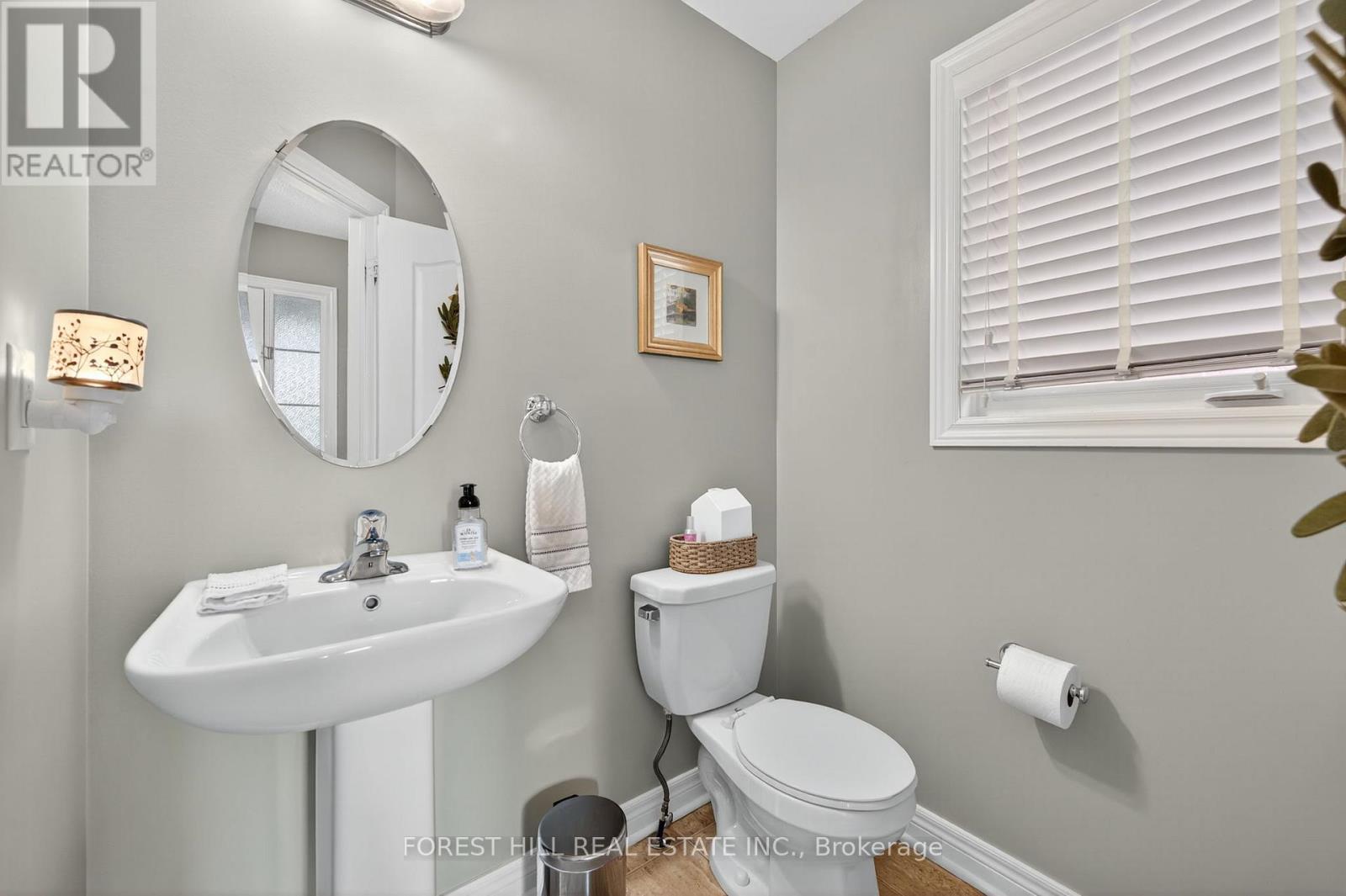 60 Sundragon Trail, Bradford West Gwillimbury (Bradford), Ontario  L3Z 0H5 - Photo 5 - N12371180
