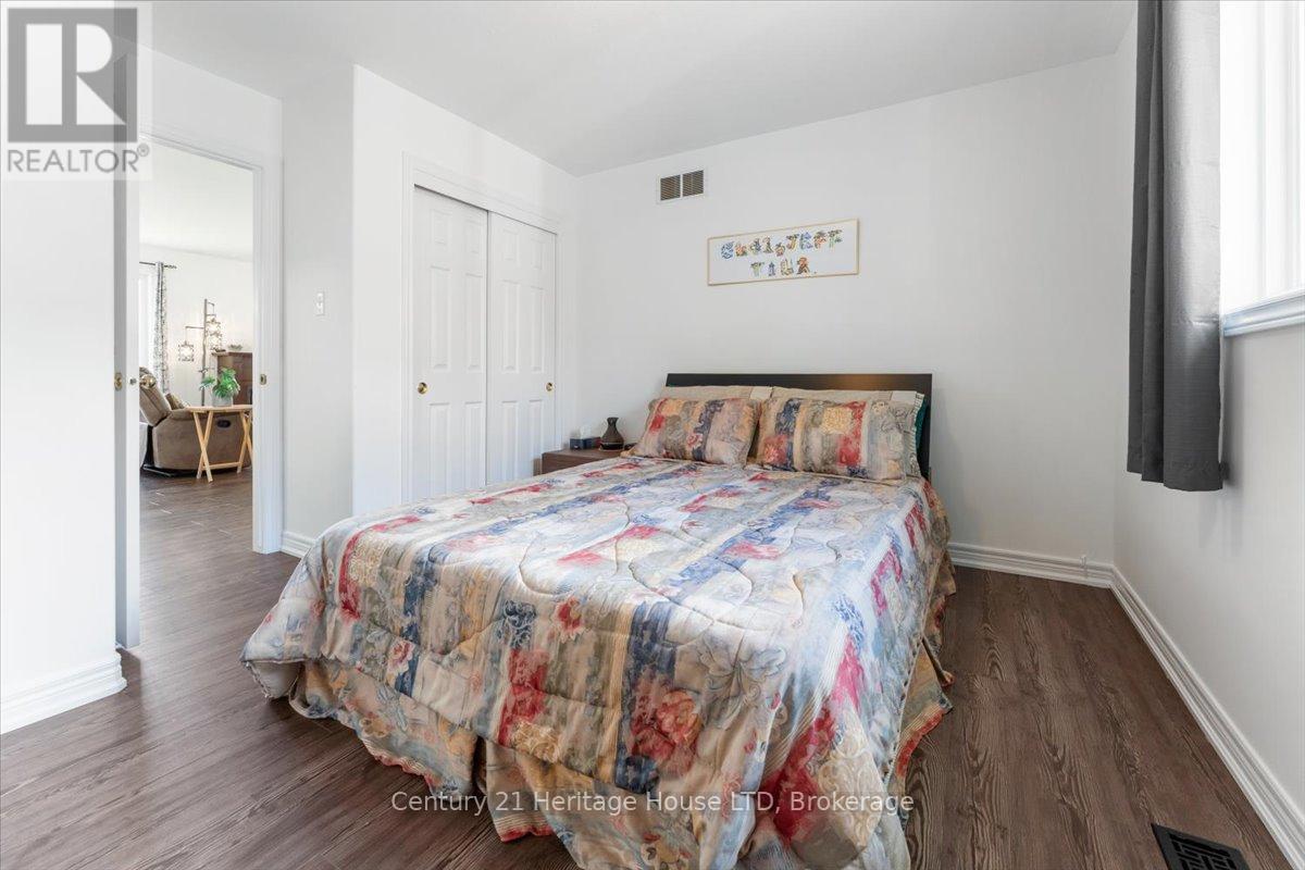 125 Gretel Place, Welland, Ontario  L3C 7H5 - Photo 31 - X12370708