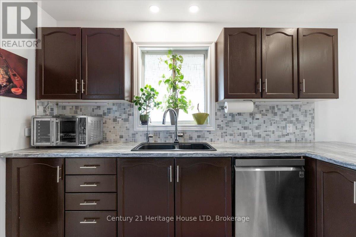 125 Gretel Place, Welland, Ontario  L3C 7H5 - Photo 25 - X12370708