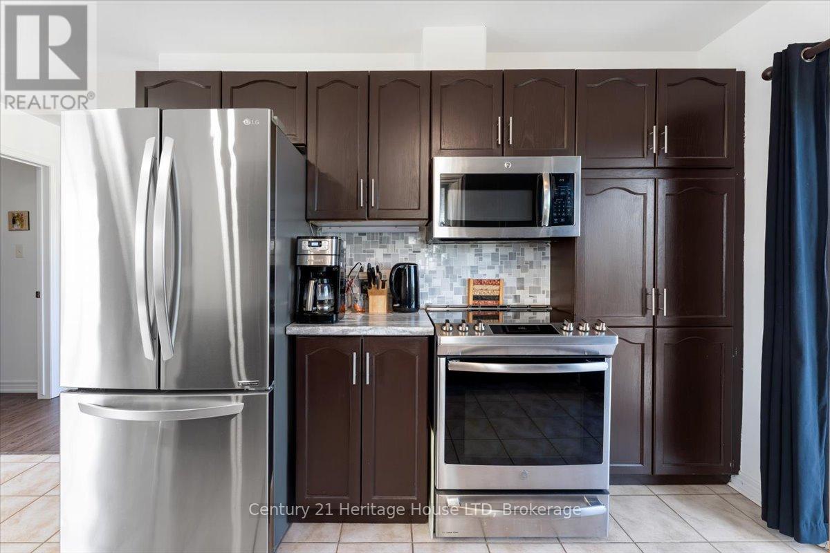 125 Gretel Place, Welland, Ontario  L3C 7H5 - Photo 27 - X12370708