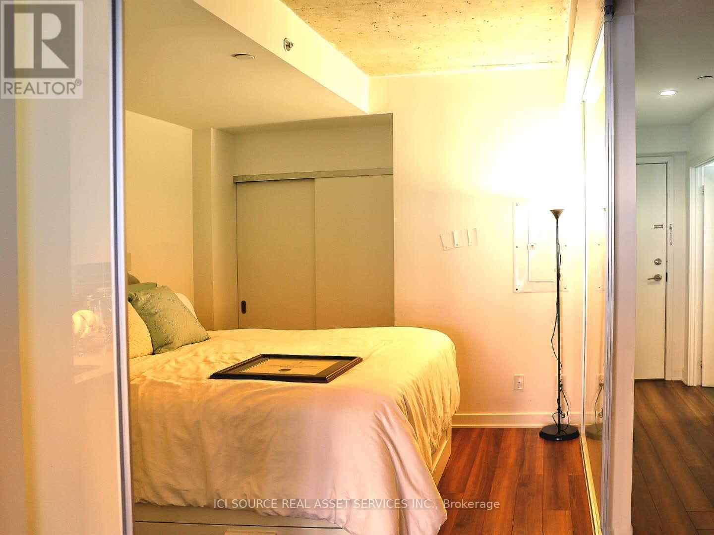 2204 - 210 Simcoe Street, Toronto (Kensington-Chinatown), Ontario  M5T 0A9 - Photo 12 - C12372155