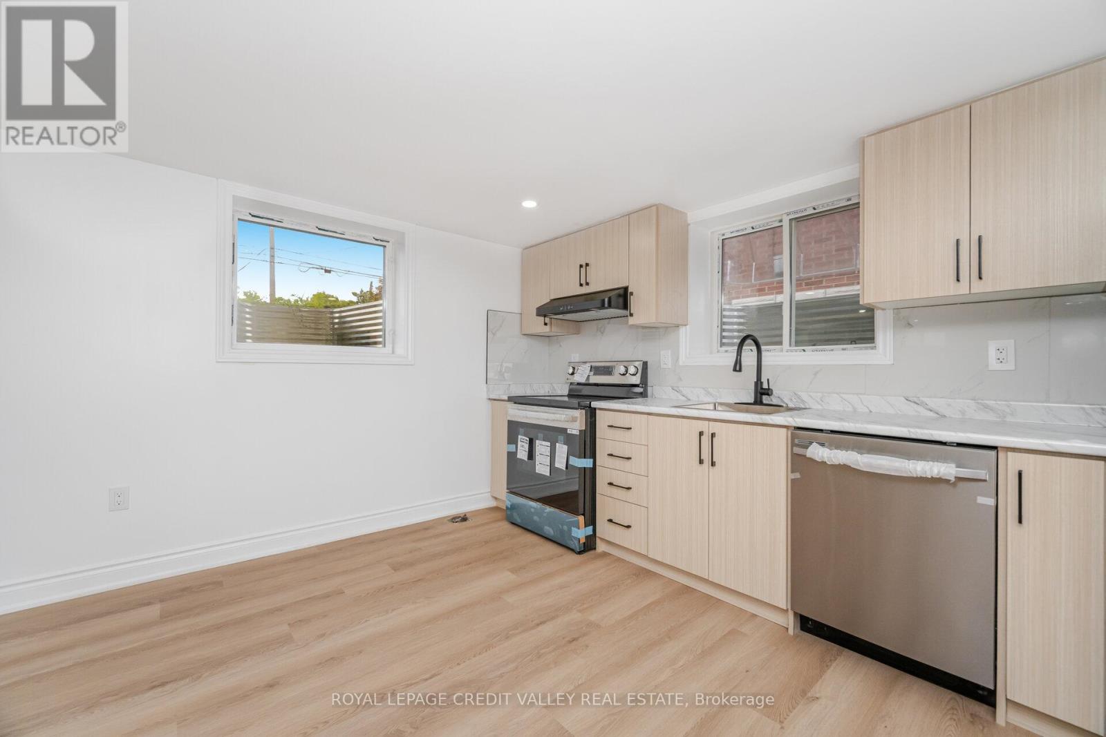 Bsmt - 812 Tenth Avenue, Hamilton, Ontario  L8T 2G6 - Photo 14 - X12372158