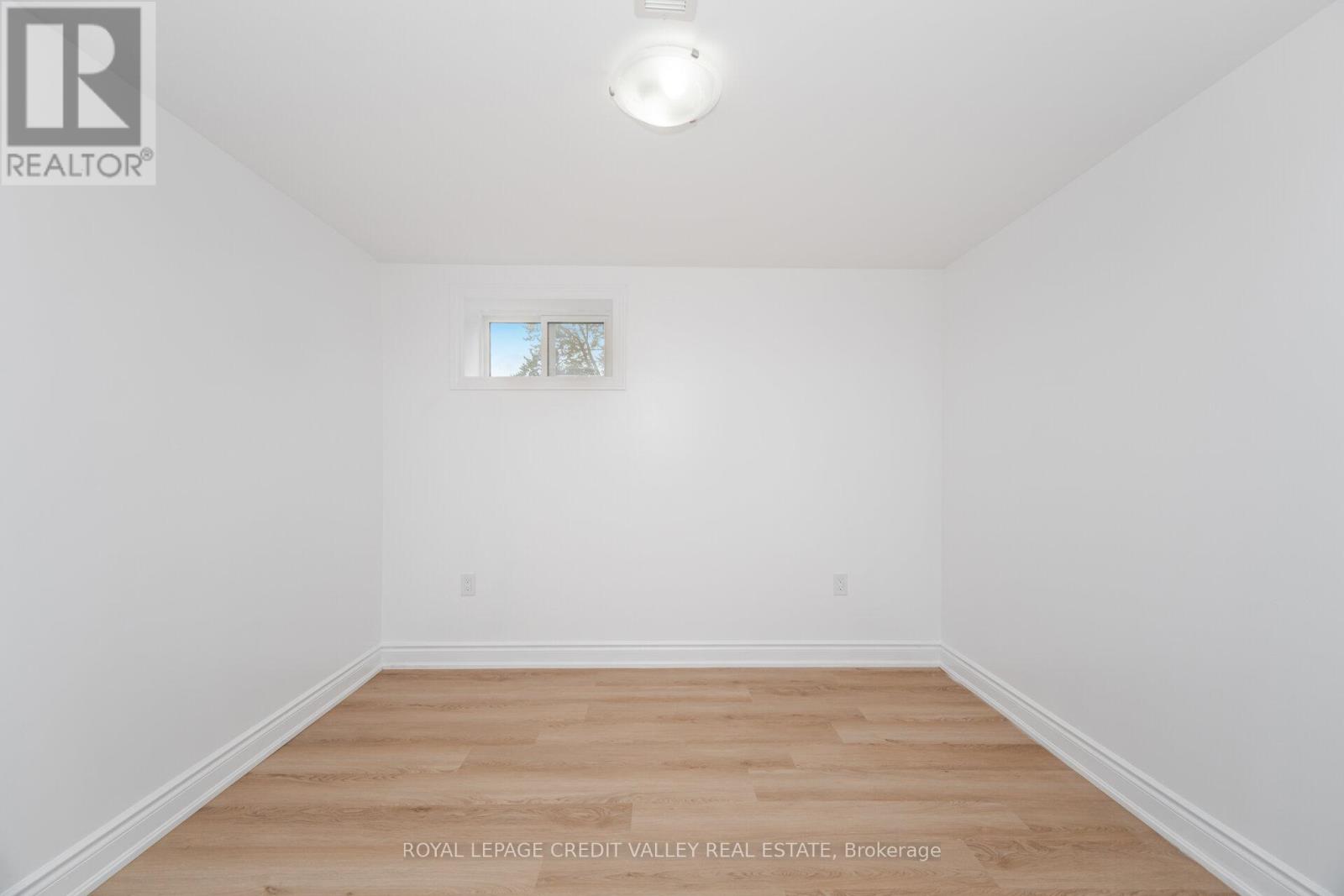 Bsmt - 812 Tenth Avenue, Hamilton, Ontario  L8T 2G6 - Photo 19 - X12372158