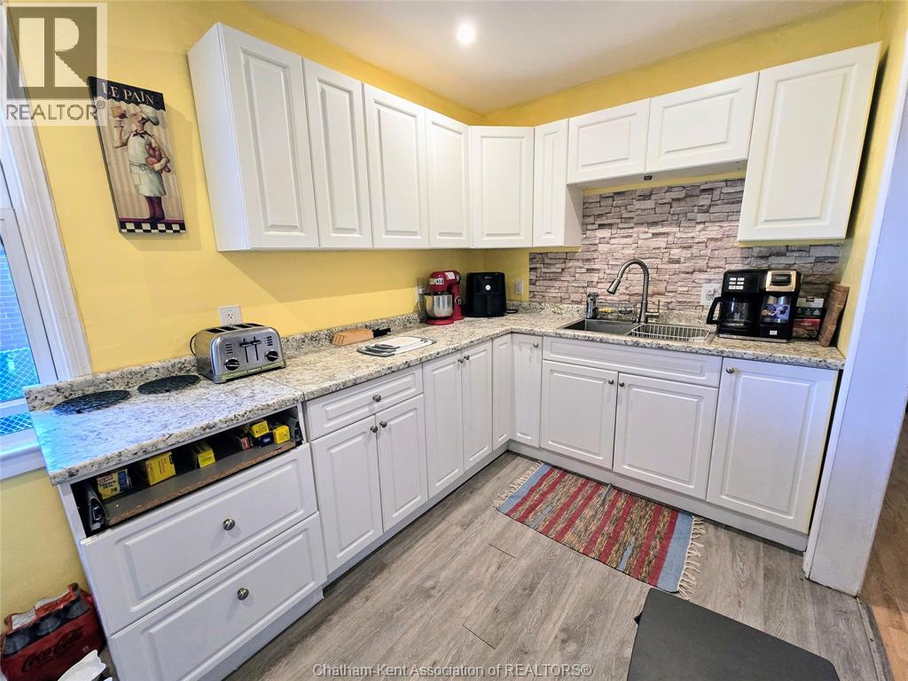 74 Sunnyside Avenue, Chatham, Ontario  N7M 1Z7 - Photo 5 - 25021704