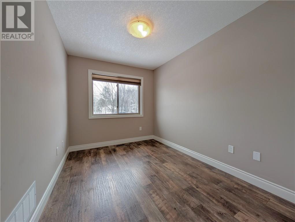 156 Eclipse Crescent, Greater Sudbury, Ontario  P3B 0E6 - Photo 19 - 2124327