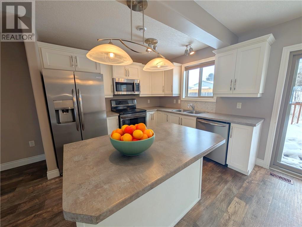 156 Eclipse Crescent, Greater Sudbury, Ontario  P3B 0E6 - Photo 8 - 2124327