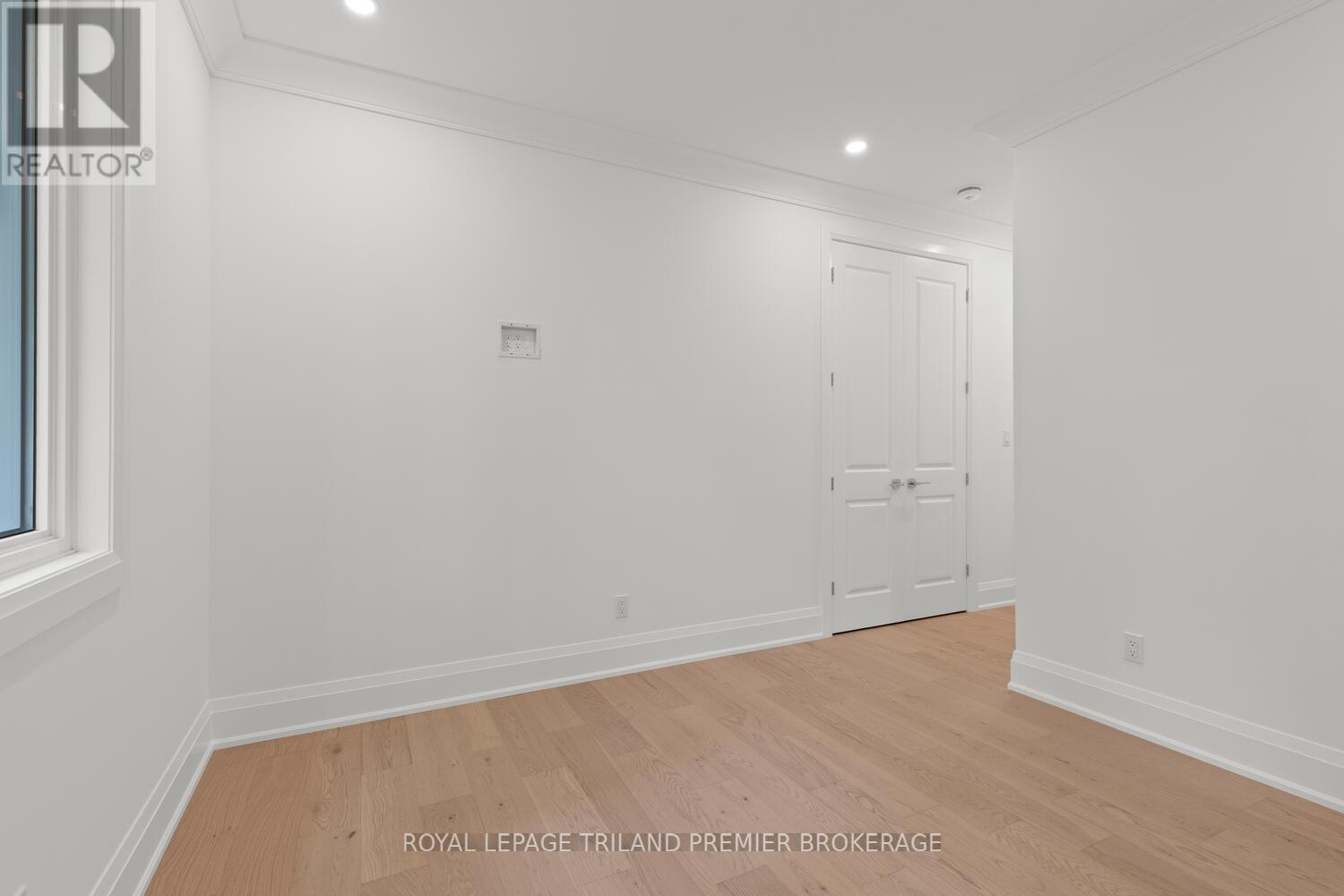 9940 Ontario Street, Lambton Shores, Ontario  N0M 2L0 - Photo 24 - X12372192