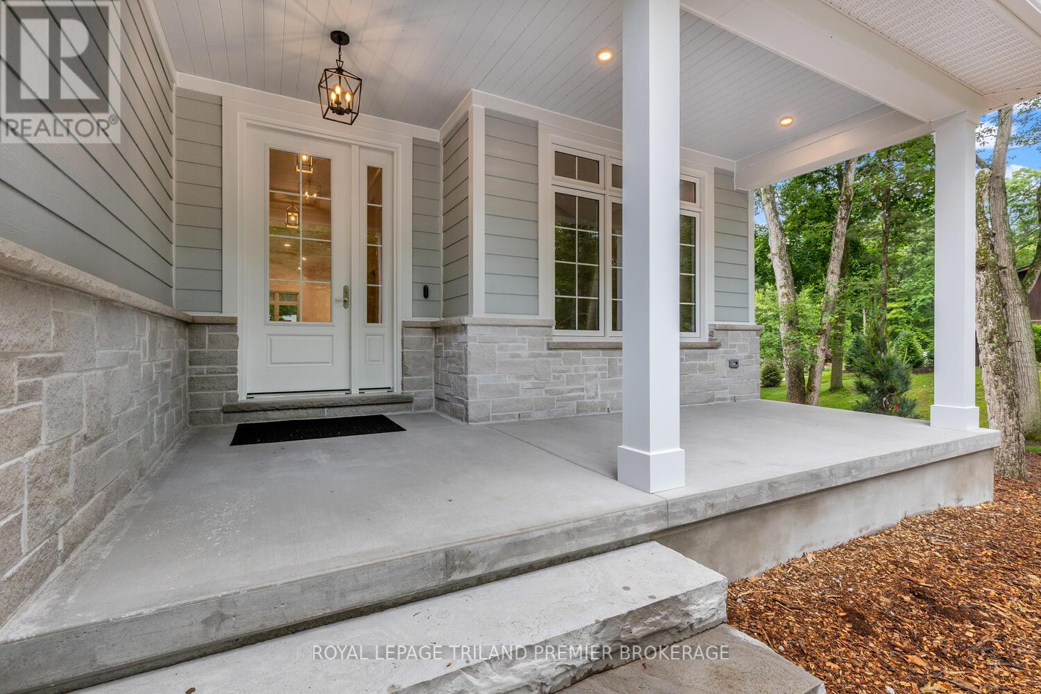 9940 Ontario Street, Lambton Shores, Ontario  N0M 2L0 - Photo 3 - X12372192