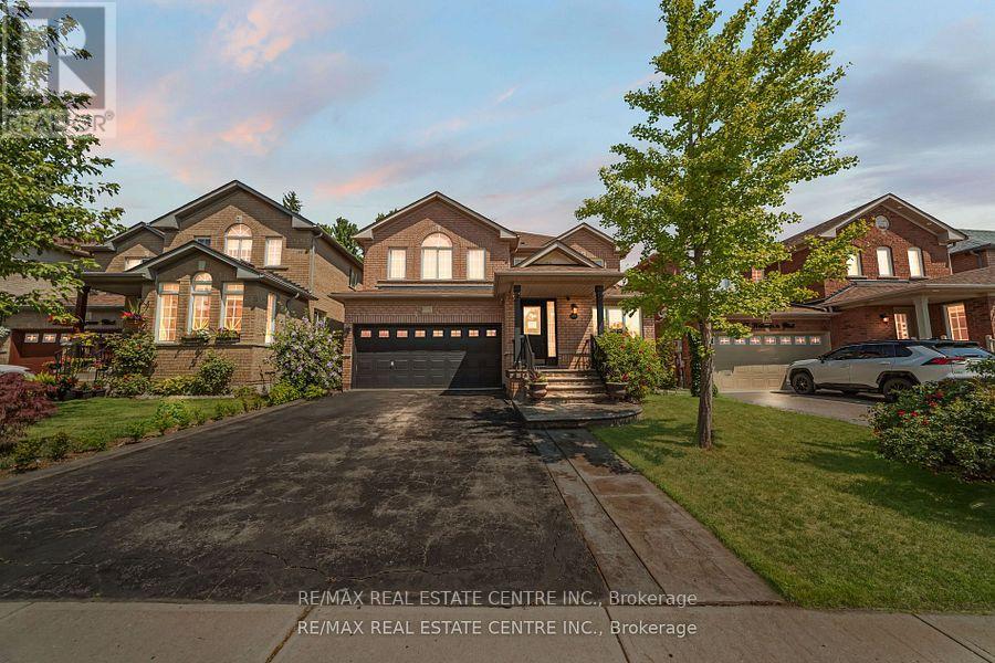 Property at 19 HOLLOWGROVE BOULEVARD image 1