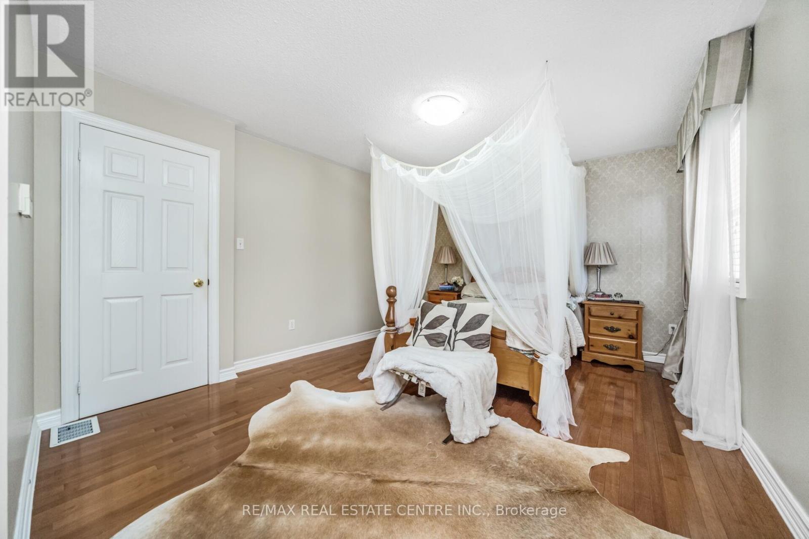 19 Hollowgrove Boulevard, Brampton (Vales Of Castlemore), Ontario  L6P 1B1 - Photo 26 - W12372180