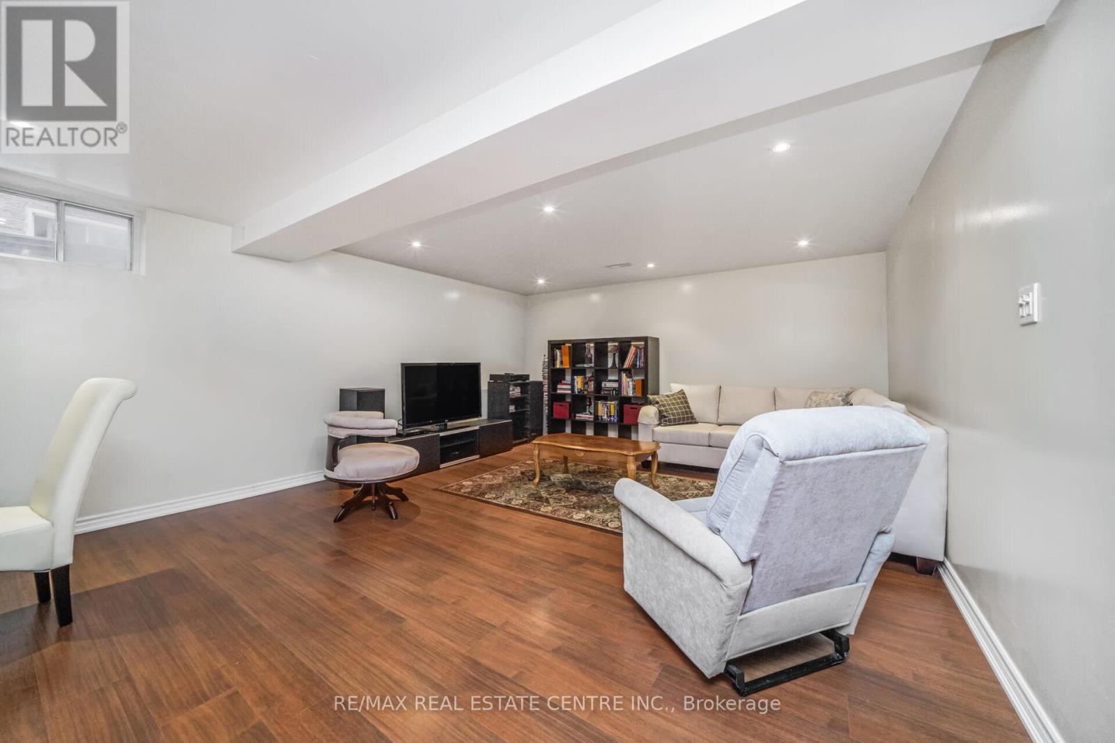 19 Hollowgrove Boulevard, Brampton (Vales Of Castlemore), Ontario  L6P 1B1 - Photo 34 - W12372180