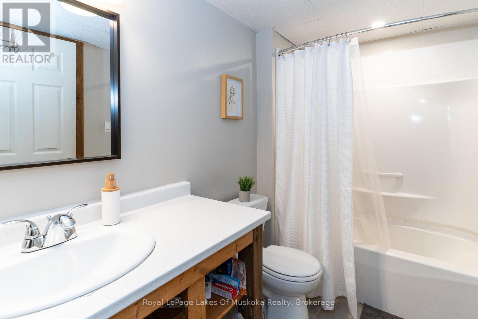 70 Meadow Heights Drive, Bracebridge, Ontario  P1L 1A3 - Photo 24 - X12372183