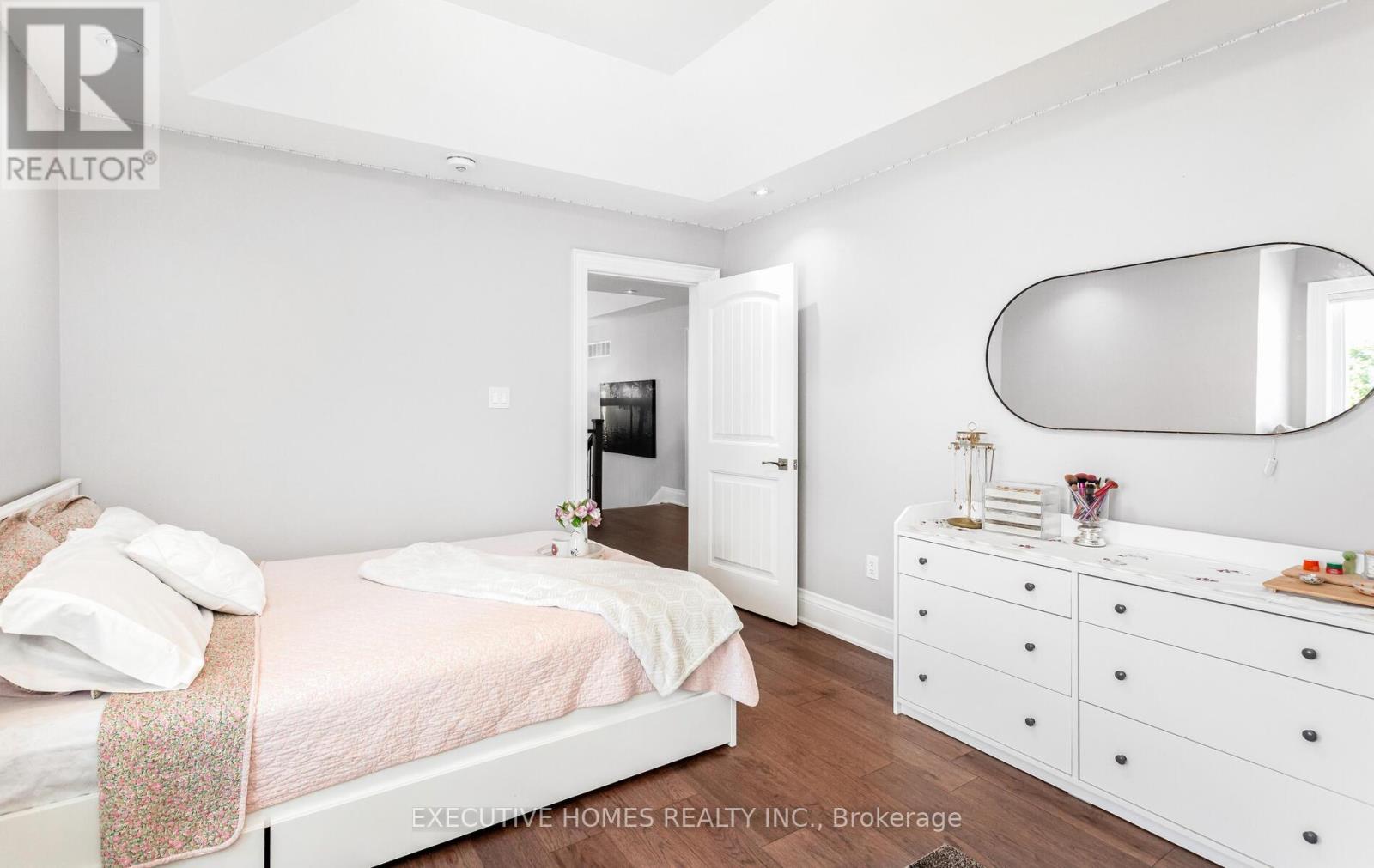 1469 Bridge Road, Oakville, Ontario  L6L 2E2 - Photo 39 - W12371667