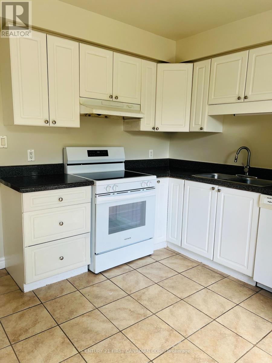 9 - 135 Belmont Drive, London South, Ontario  N6J 4J3 - Photo 3 - X12372217