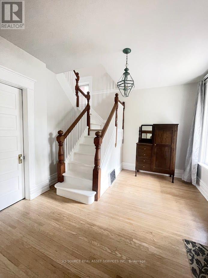 412 Grosvenor Street, London East, Ontario  N5Y 3S4 - Photo 3 - X12372190