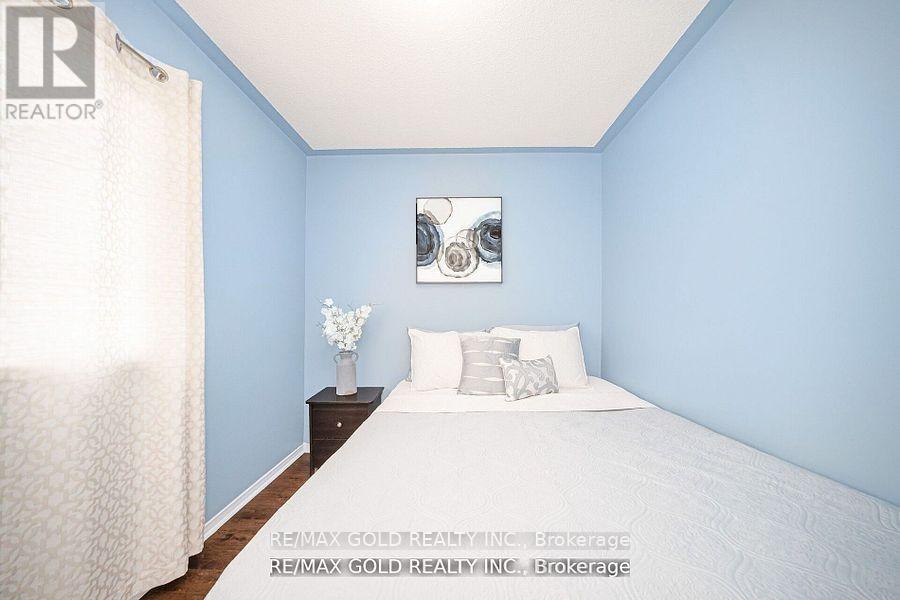 108 Black Forest Drive N, Brampton, Ontario  L6R 2E6 - Photo 12 - W12372200