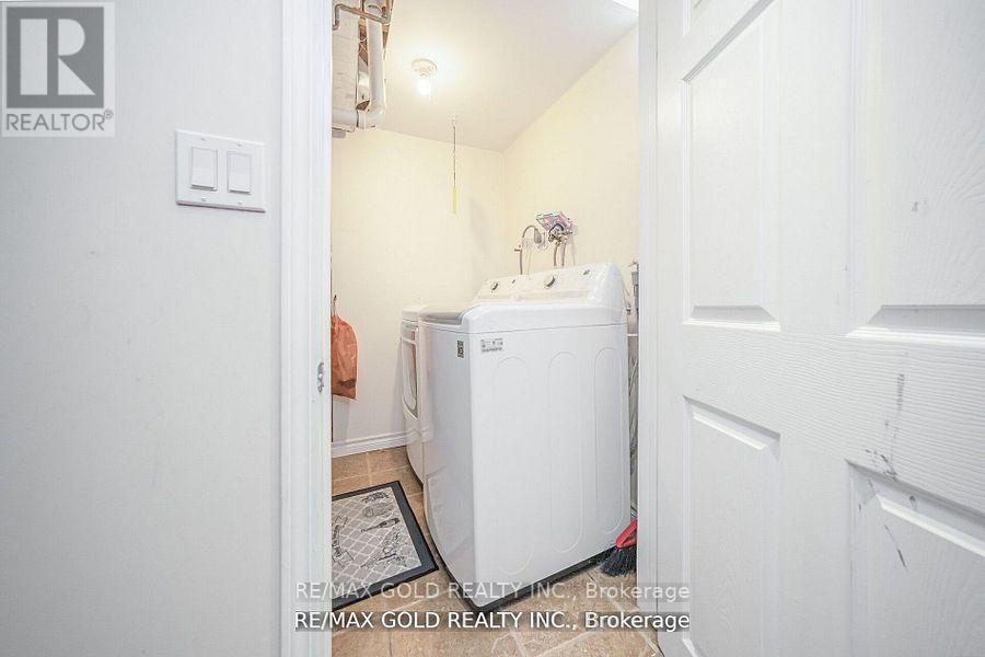 108 Black Forest Drive N, Brampton, Ontario  L6R 2E6 - Photo 24 - W12372200