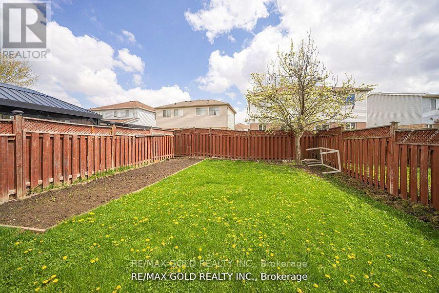 108 Black Forest Drive N, Brampton, Ontario  L6R 2E6 - Photo 37 - W12372200