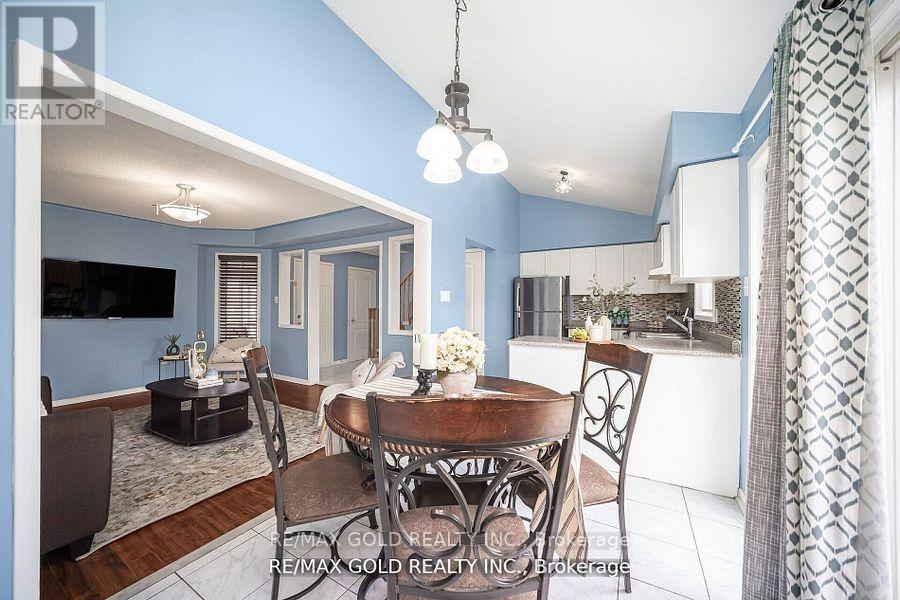 108 Black Forest Drive N, Brampton, Ontario  L6R 2E6 - Photo 5 - W12372200