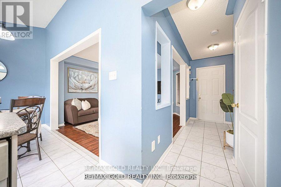 108 Black Forest Drive N, Brampton, Ontario  L6R 2E6 - Photo 6 - W12372200