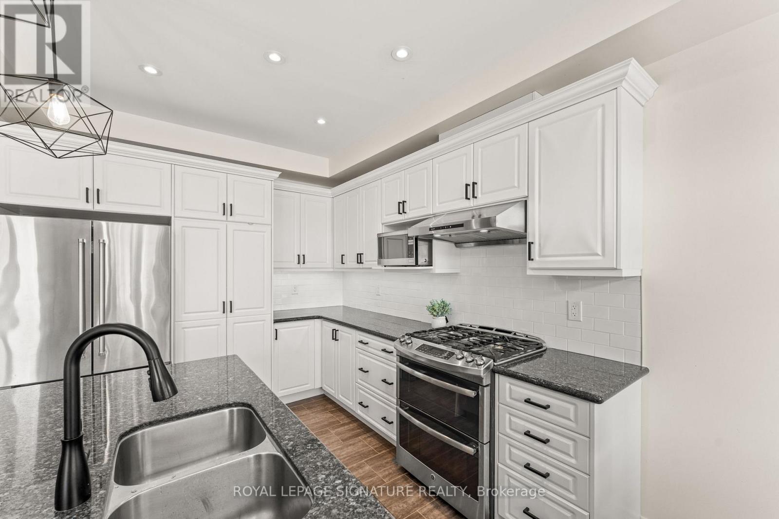 3453 Fourth Line, Oakville, Ontario  L6M 1N8 - Photo 14 - W12372230