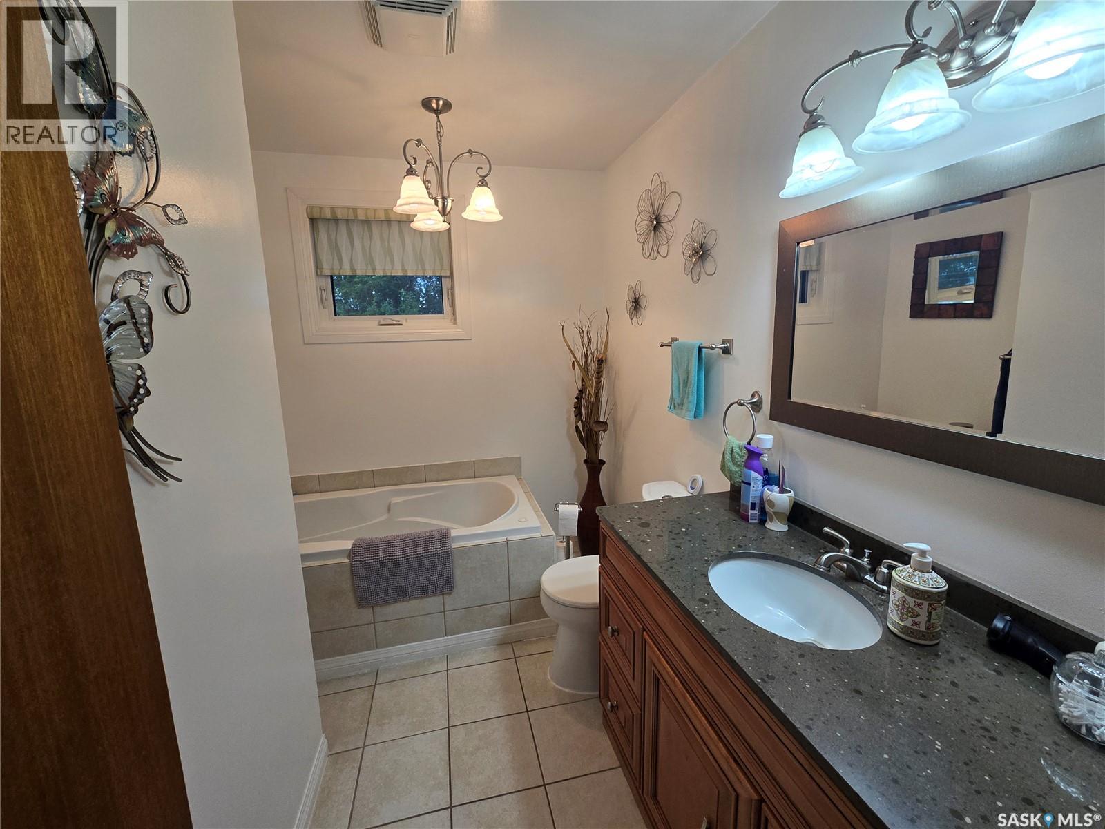 808 Assiniboia Avenue, Stoughton, Saskatchewan  S0G 4T0 - Photo 22 - SK015091