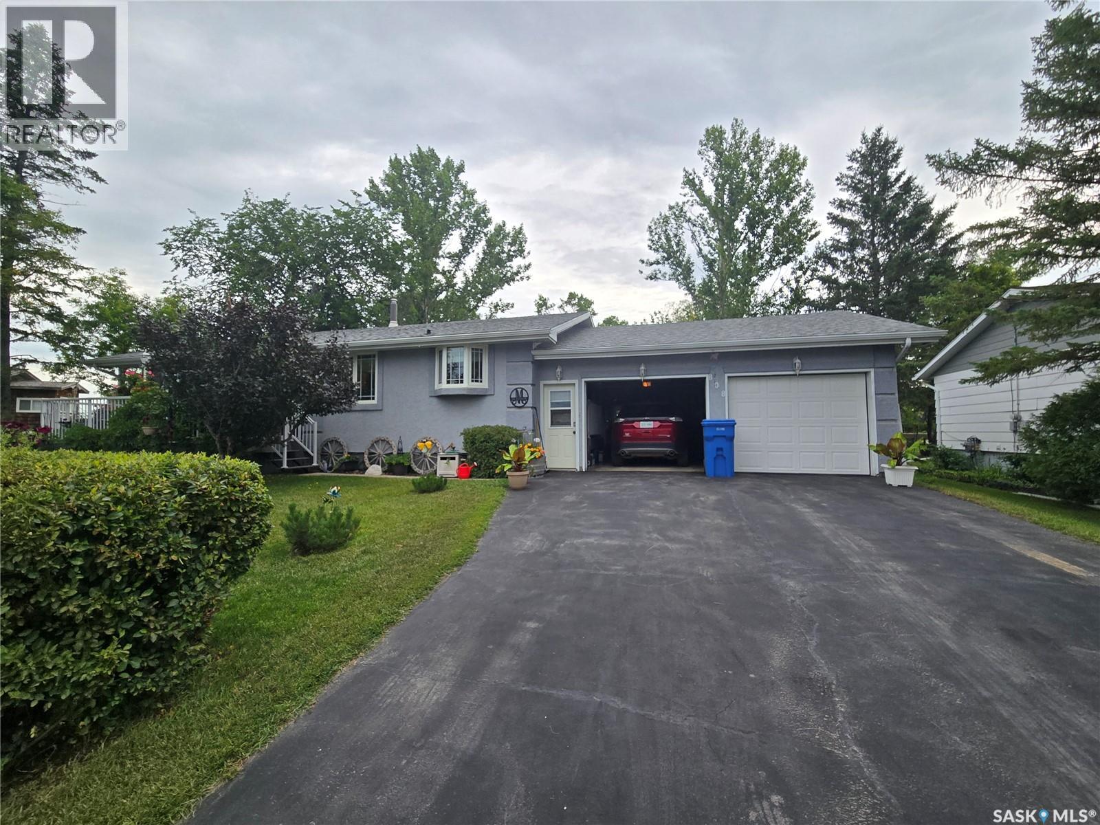 808 Assiniboia AVENUE, Stoughton, Saskatchewan