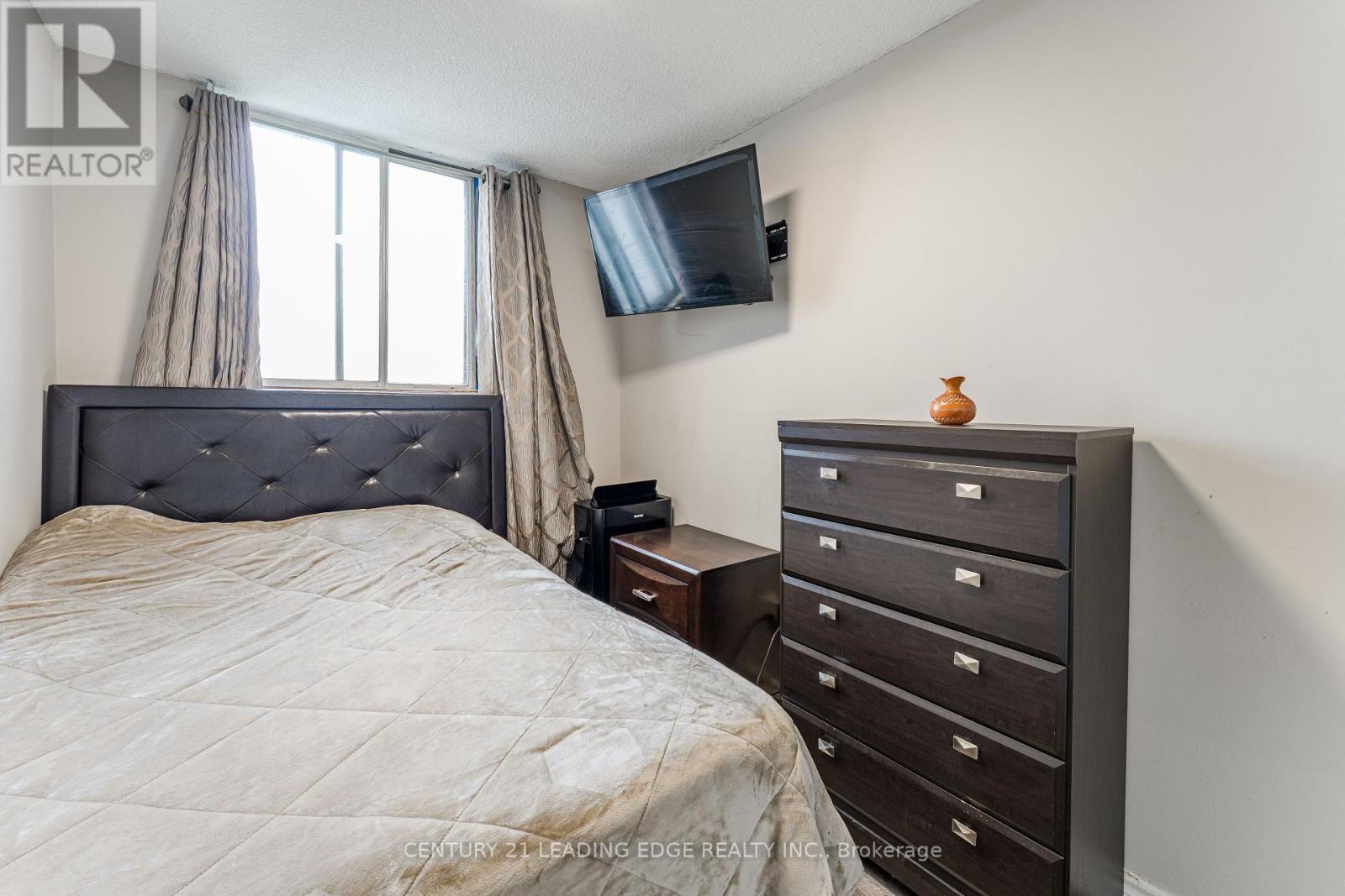 611 - 940 Caledonia Road, Toronto, Ontario  M6B 2G8 - Photo 8 - W12372251