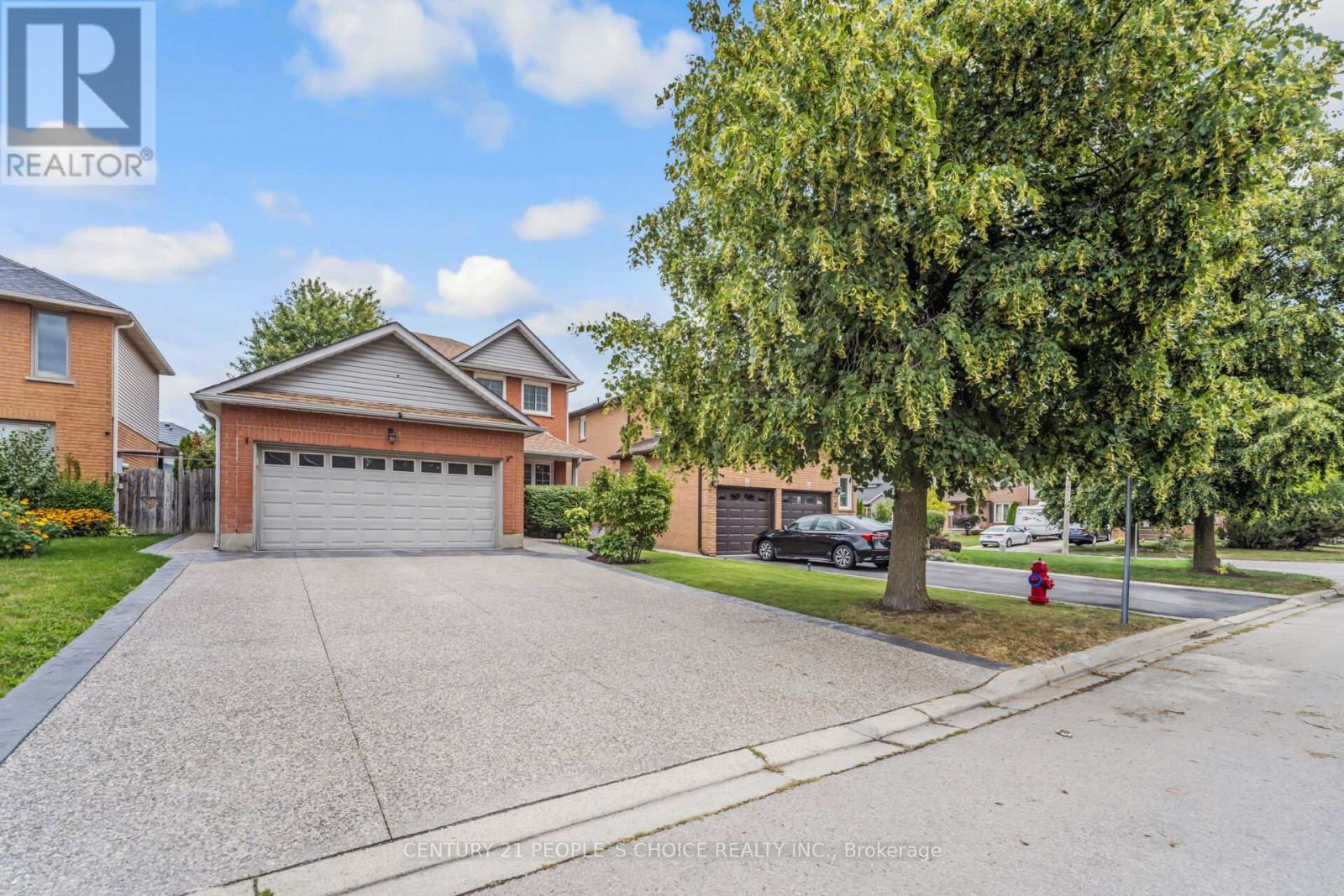 10 Hillgarden Drive, Hamilton, Ontario  L8J 2S4 - Photo 2 - X12372252