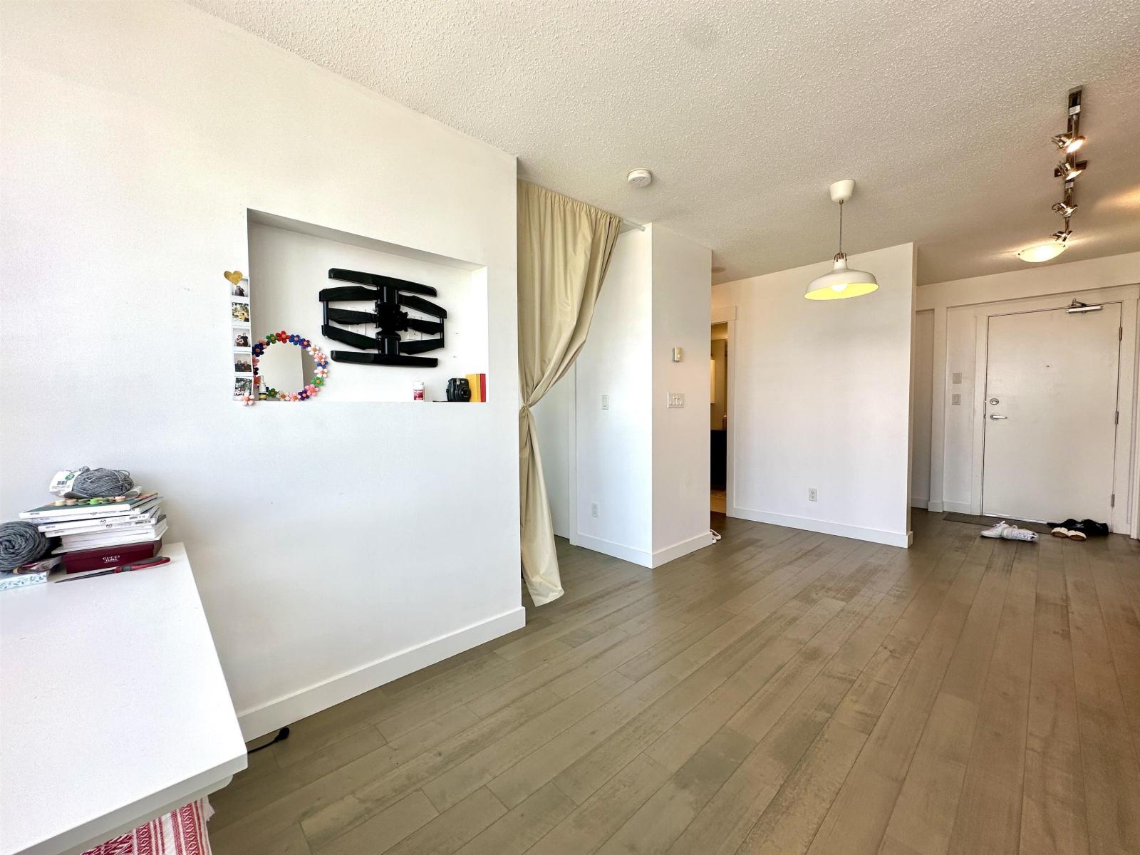 1812 10777 University Drive, Surrey, British Columbia  V3T 0E6 - Photo 7 - R3040997