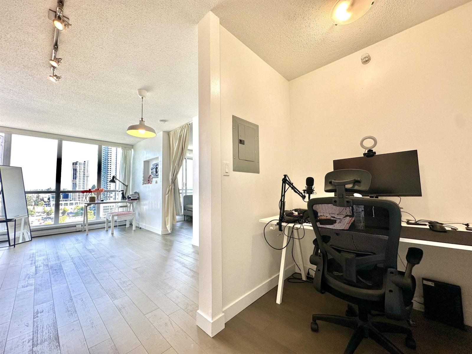 1812 10777 University Drive, Surrey, British Columbia  V3T 0E6 - Photo 13 - R3040997