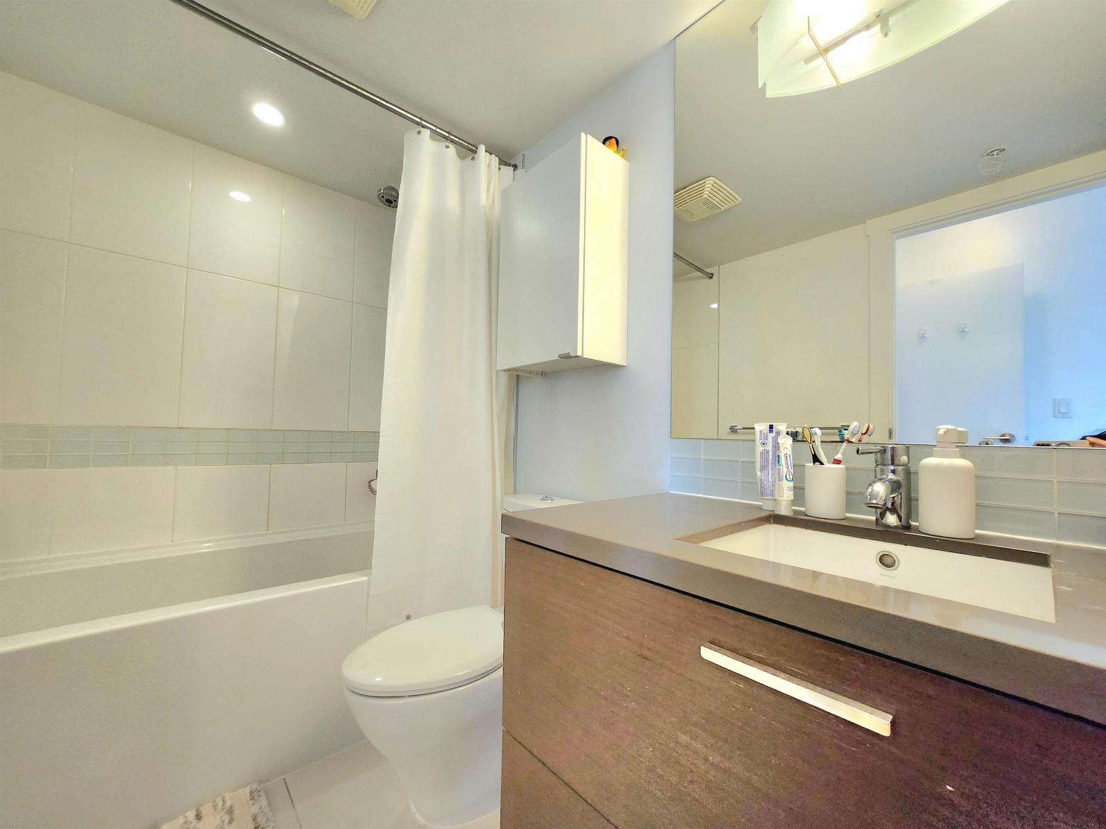 1812 10777 University Drive, Surrey, British Columbia  V3T 0E6 - Photo 17 - R3040997