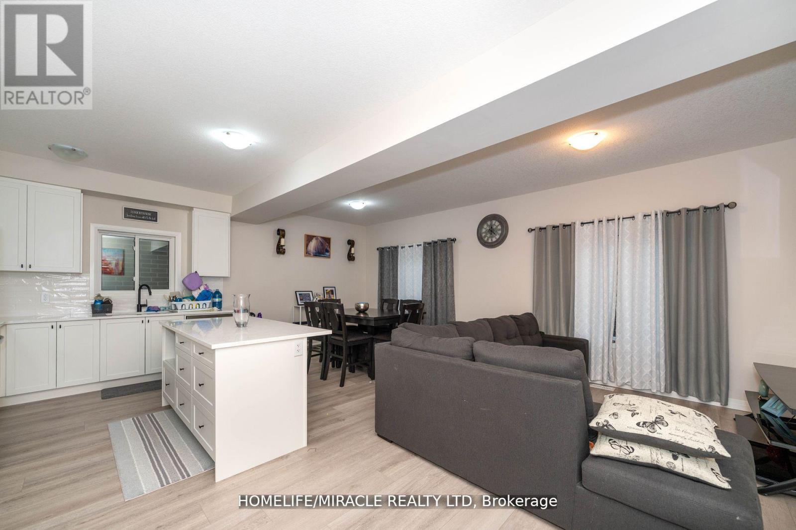139 Siebert Avenue, Kitchener, Ontario  N2C 2A5 - Photo 7 - X12372265