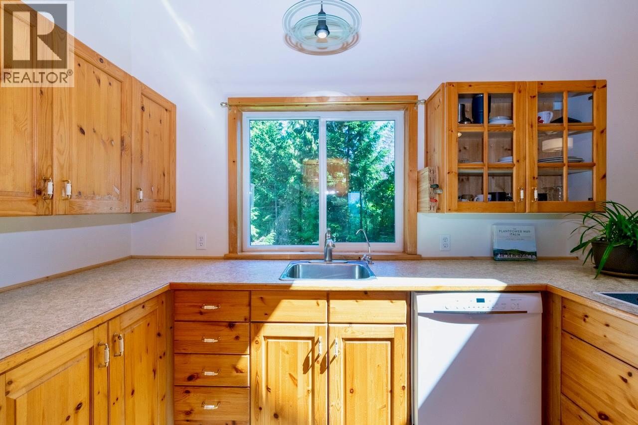 5244 Meadow Creek Road, Celista, British Columbia  V0E 1M6 - Photo 21 - 10355321