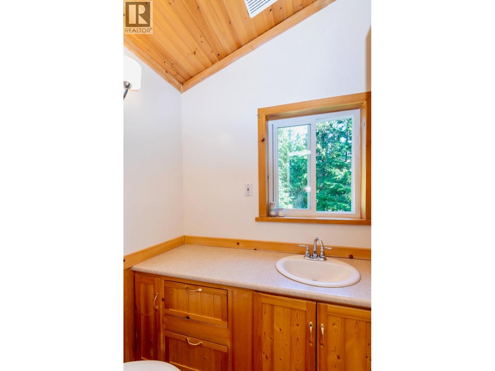 5244 Meadow Creek Road, Celista, British Columbia  V0E 1M6 - Photo 22 - 10355321