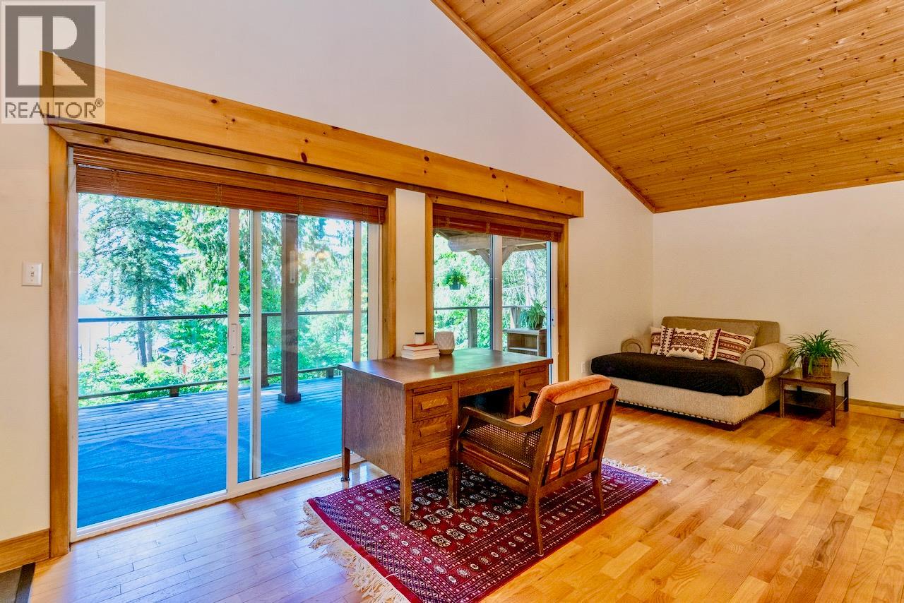 5244 Meadow Creek Road, Celista, British Columbia  V0E 1M6 - Photo 8 - 10355321