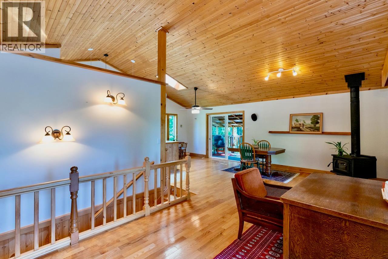 5244 Meadow Creek Road, Celista, British Columbia  V0E 1M6 - Photo 13 - 10355321