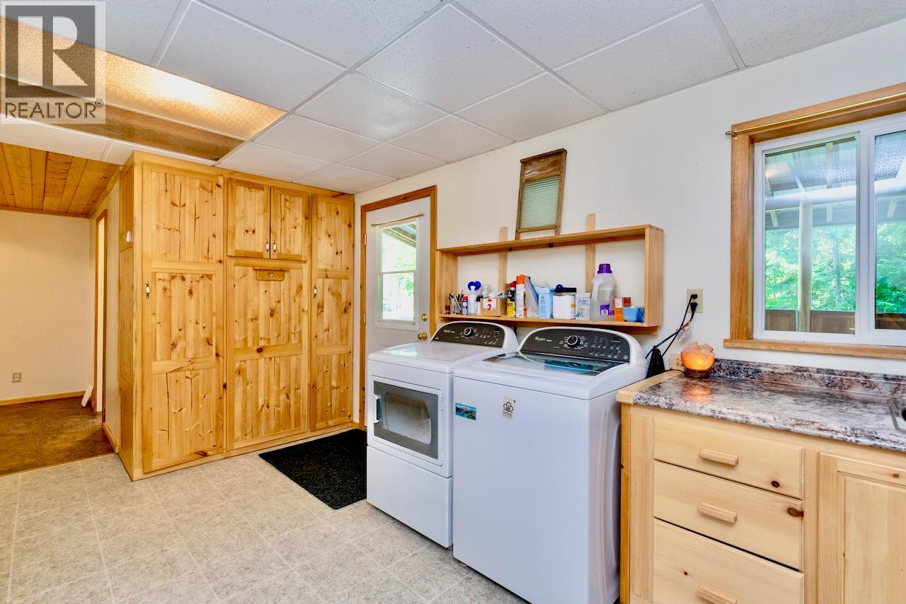 5244 Meadow Creek Road, Celista, British Columbia  V0E 1M6 - Photo 34 - 10355321