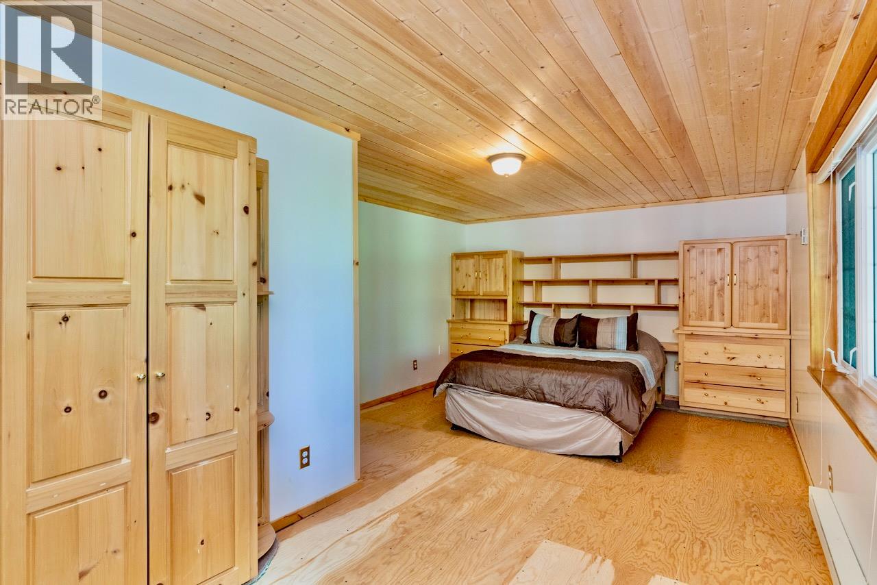 5244 Meadow Creek Road, Celista, British Columbia  V0E 1M6 - Photo 30 - 10355321