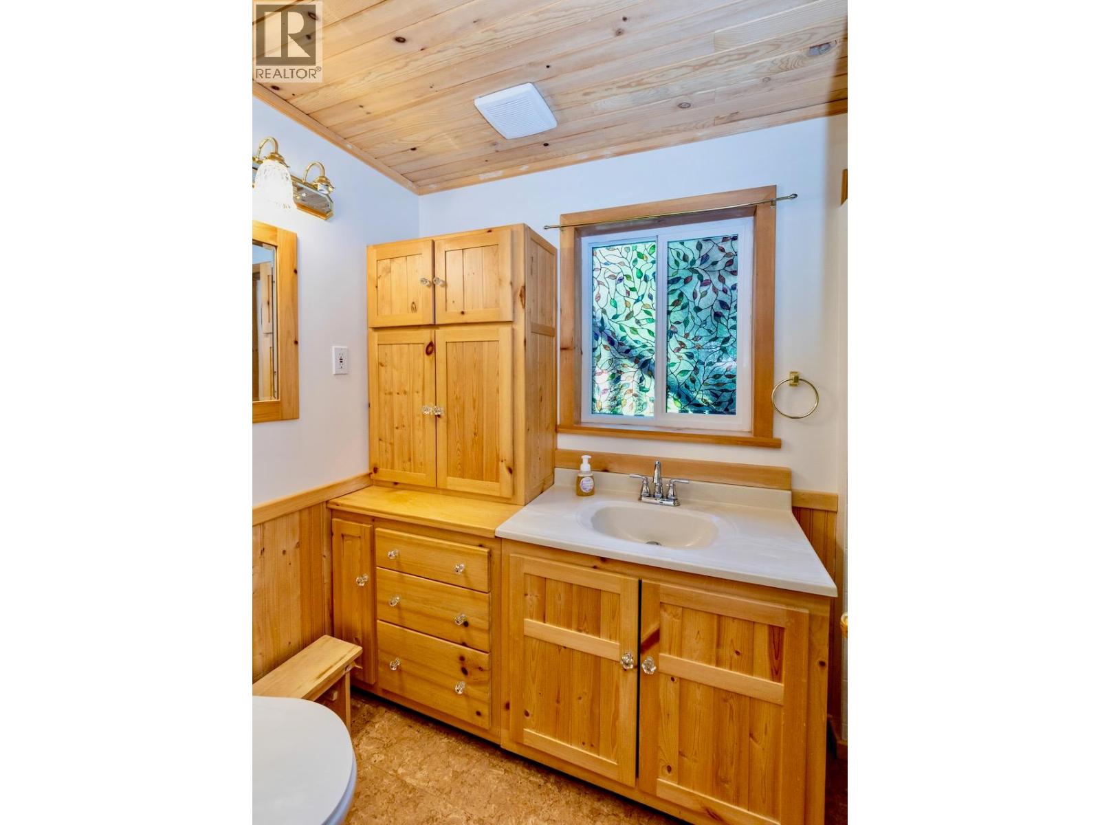 5244 Meadow Creek Road, Celista, British Columbia  V0E 1M6 - Photo 33 - 10355321