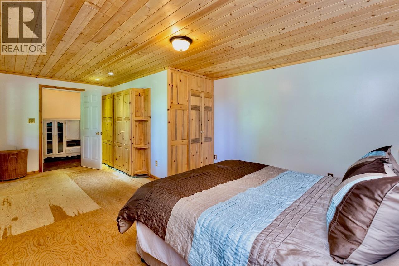 5244 Meadow Creek Road, Celista, British Columbia  V0E 1M6 - Photo 31 - 10355321