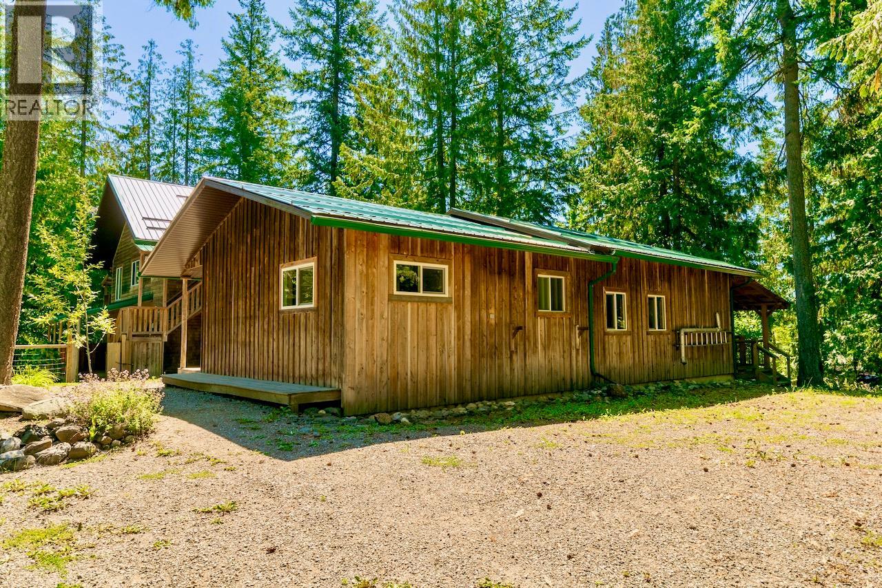5244 Meadow Creek Road, Celista, British Columbia  V0E 1M6 - Photo 46 - 10355321