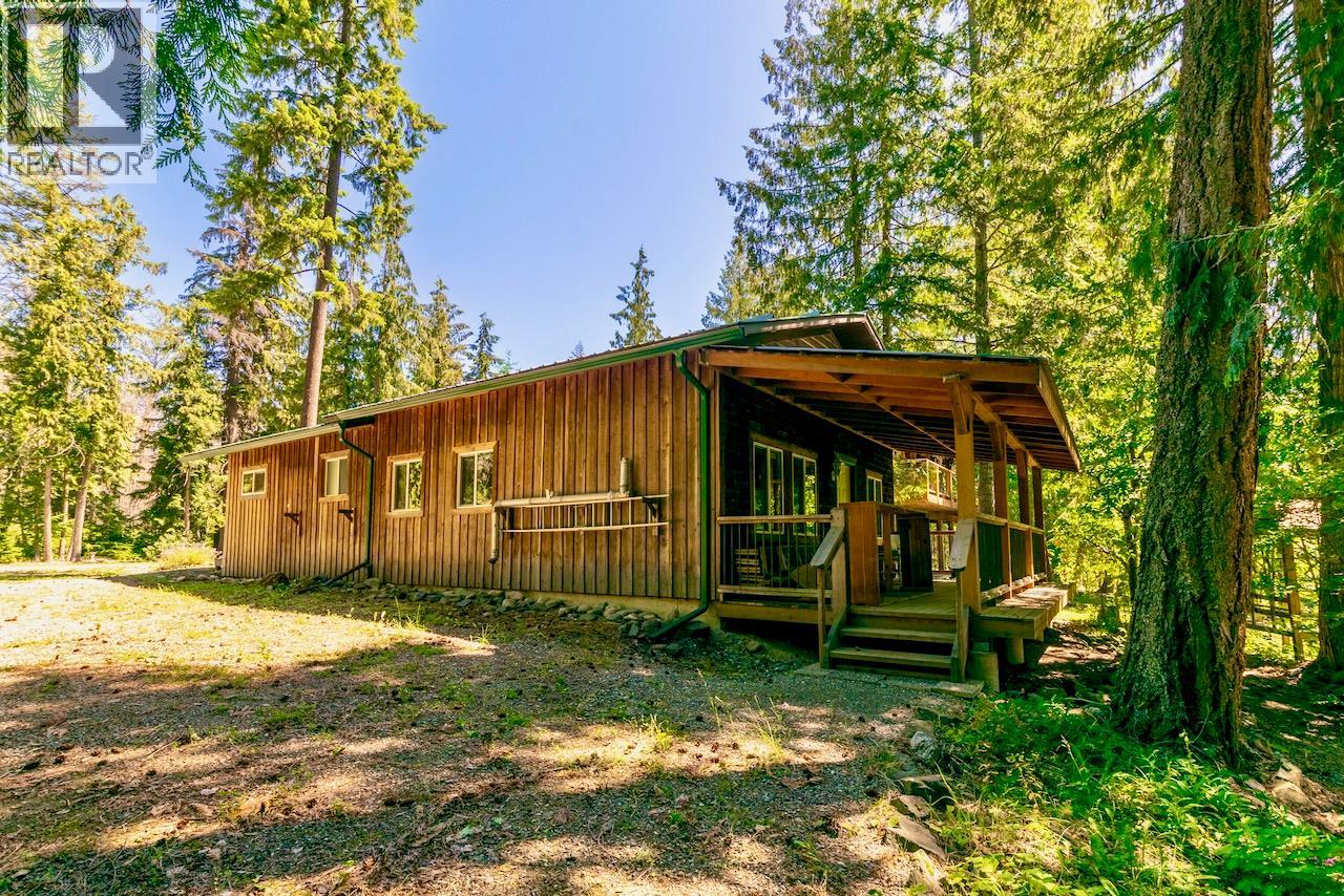 5244 Meadow Creek Road, Celista, British Columbia  V0E 1M6 - Photo 47 - 10355321