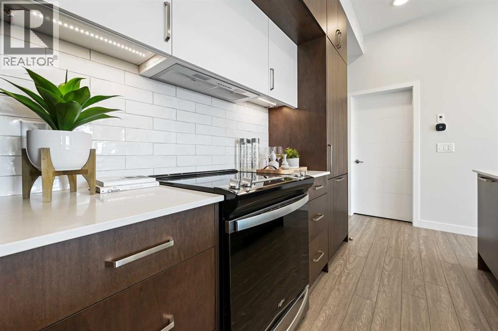 Property at 422, 255 Les Jardins Park SE image 5
