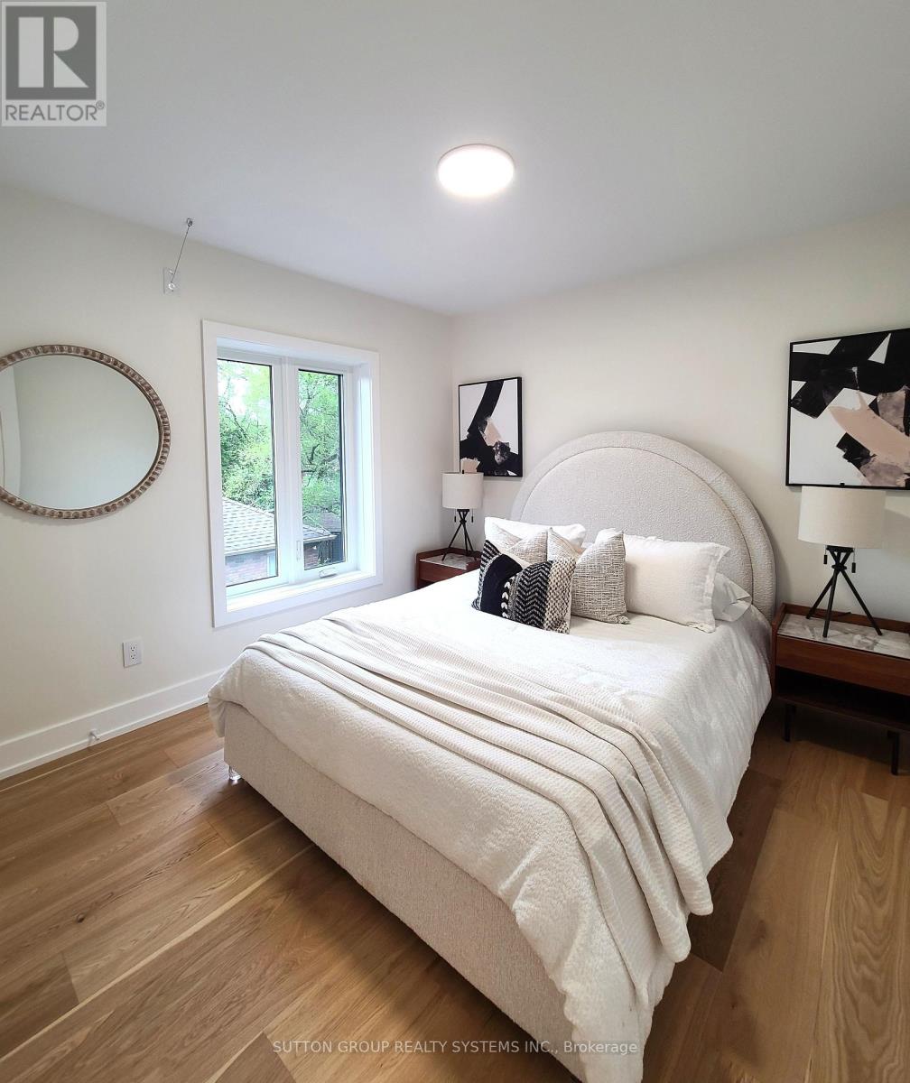 21 South Kingsway, Toronto, Ontario  M6S 3T2 - Photo 31 - W12179365