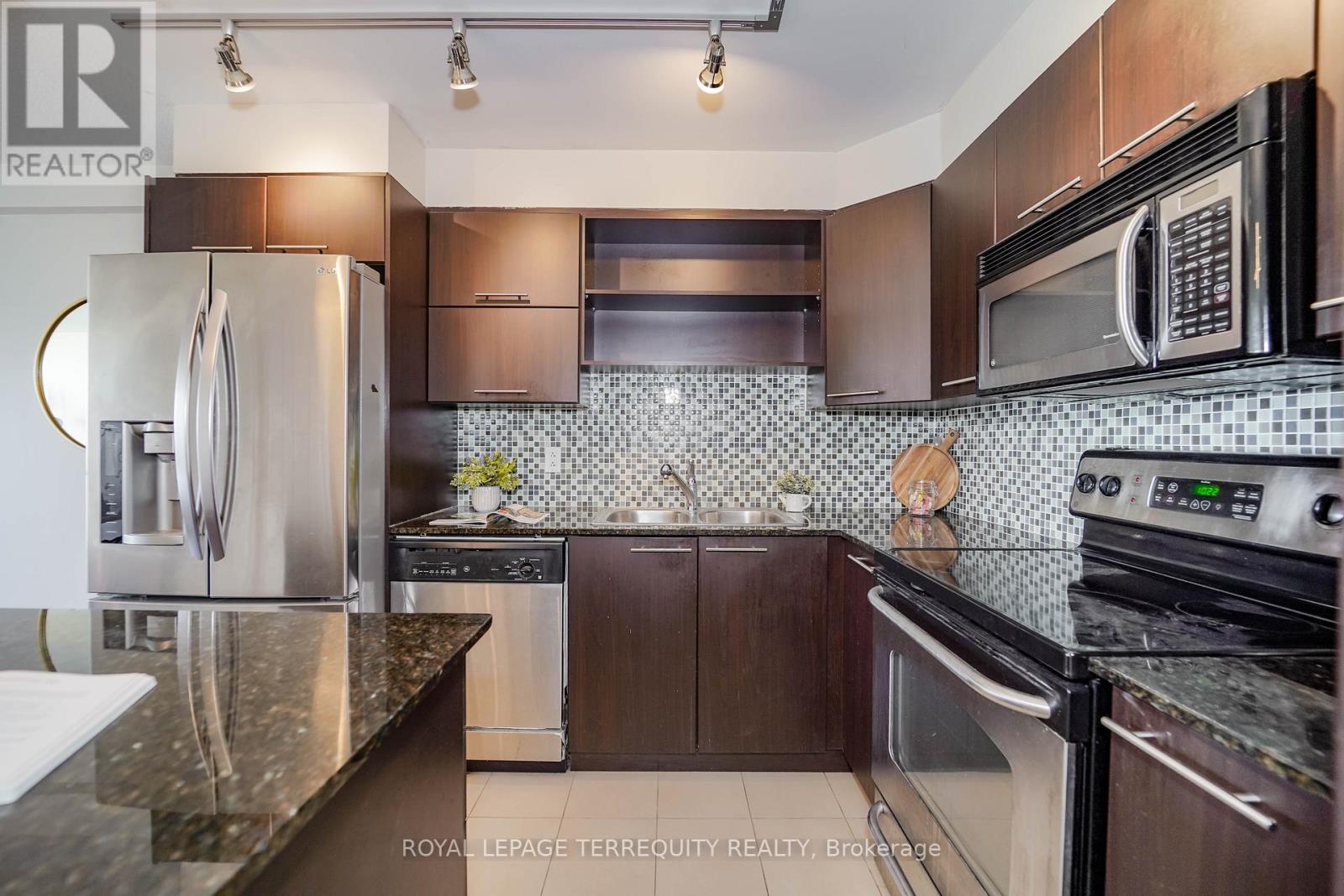1011 - 39 Galleria Parkway, Markham, Ontario  L3T 0A6 - Photo 13 - N12372285