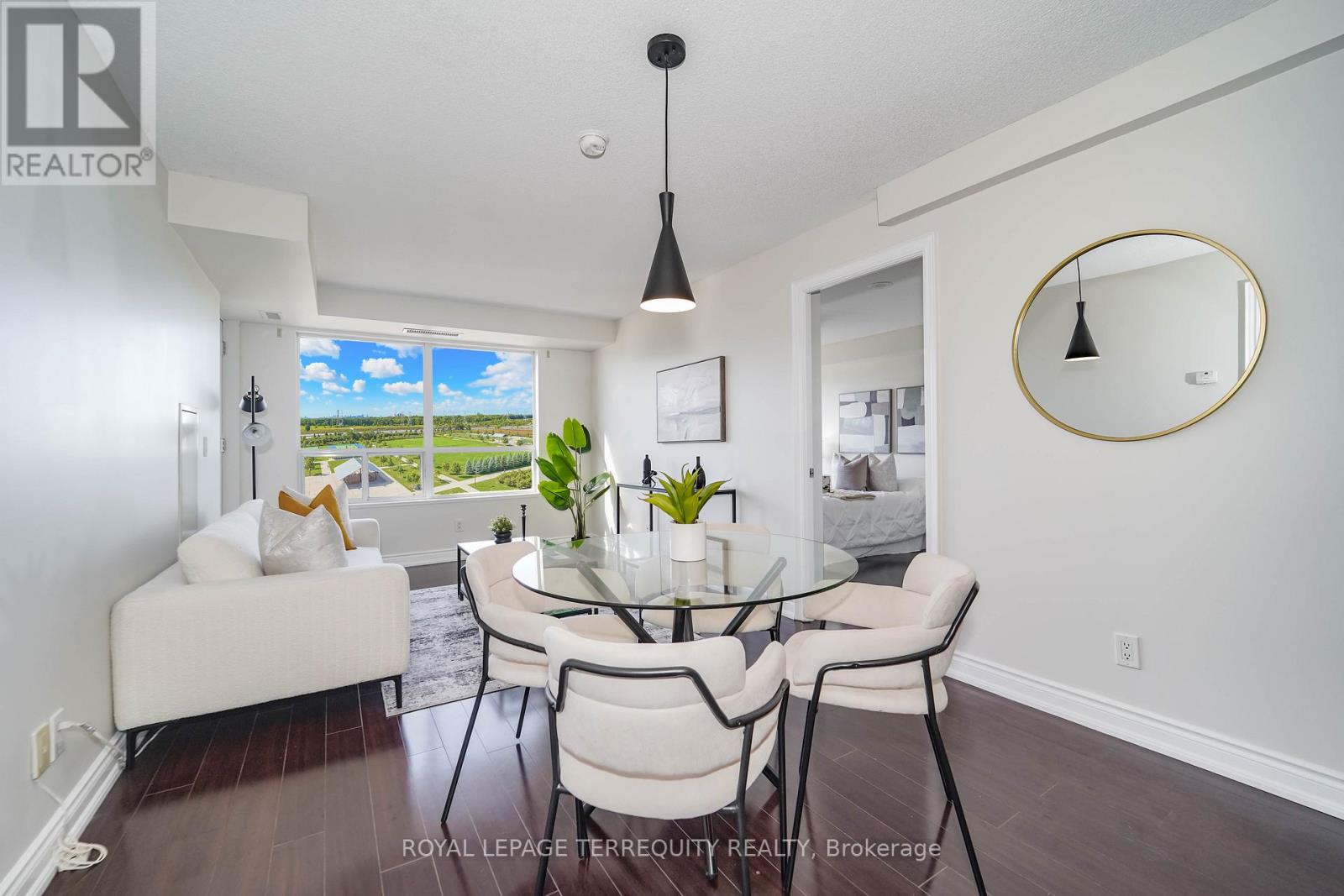 1011 - 39 Galleria Parkway, Markham, Ontario  L3T 0A6 - Photo 3 - N12372285