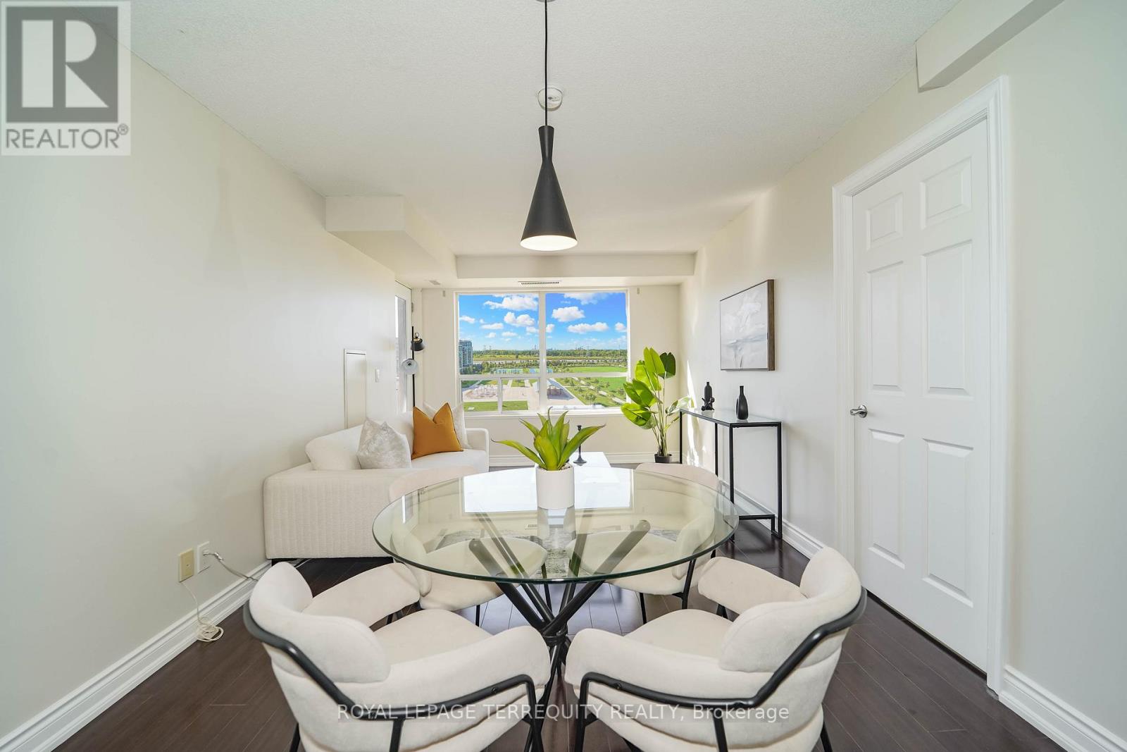 1011 - 39 Galleria Parkway, Markham, Ontario  L3T 0A6 - Photo 7 - N12372285